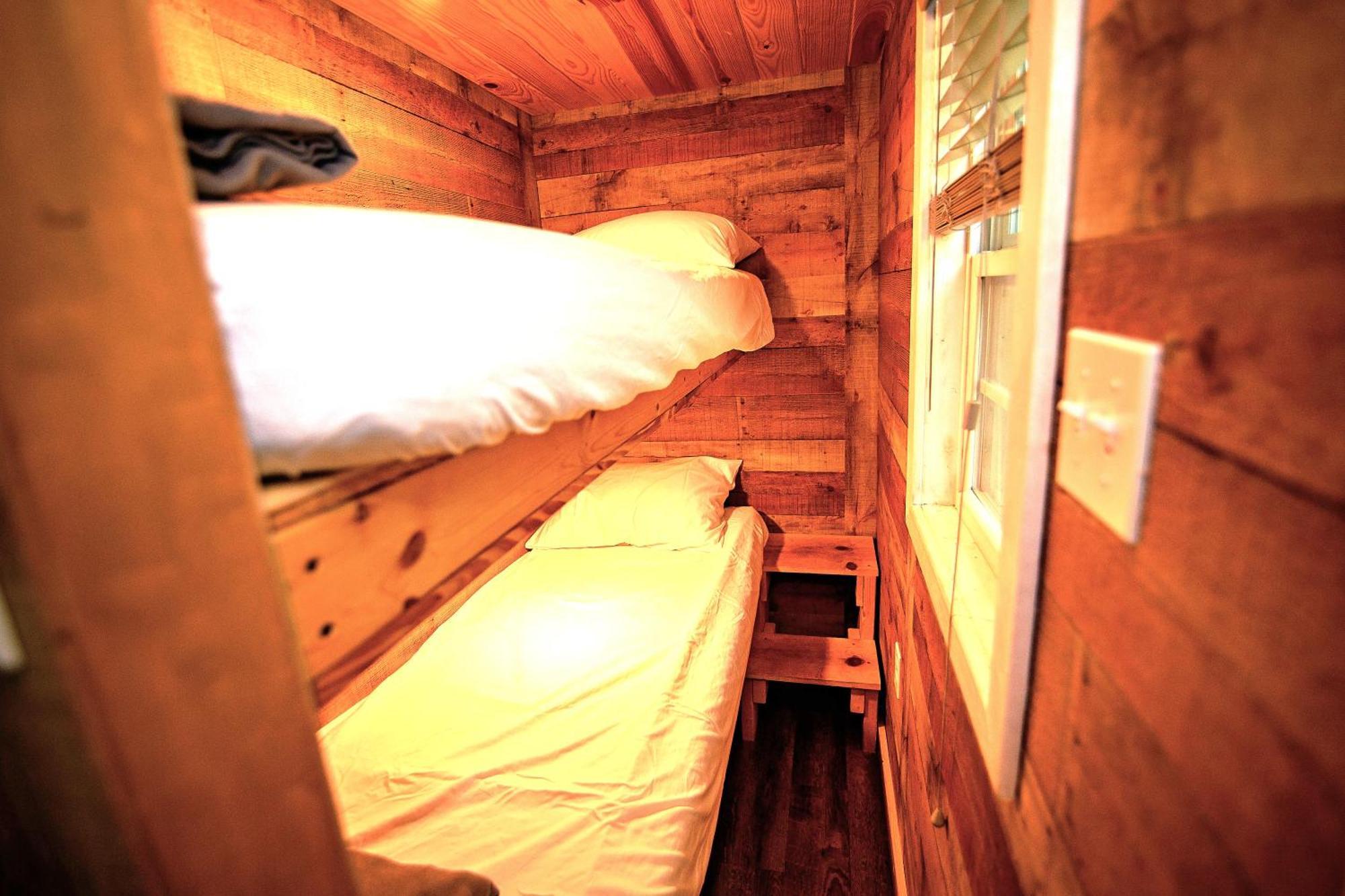 The Americana - Parker Creek Bend Cabins マーフリーズボロ エクステリア 写真